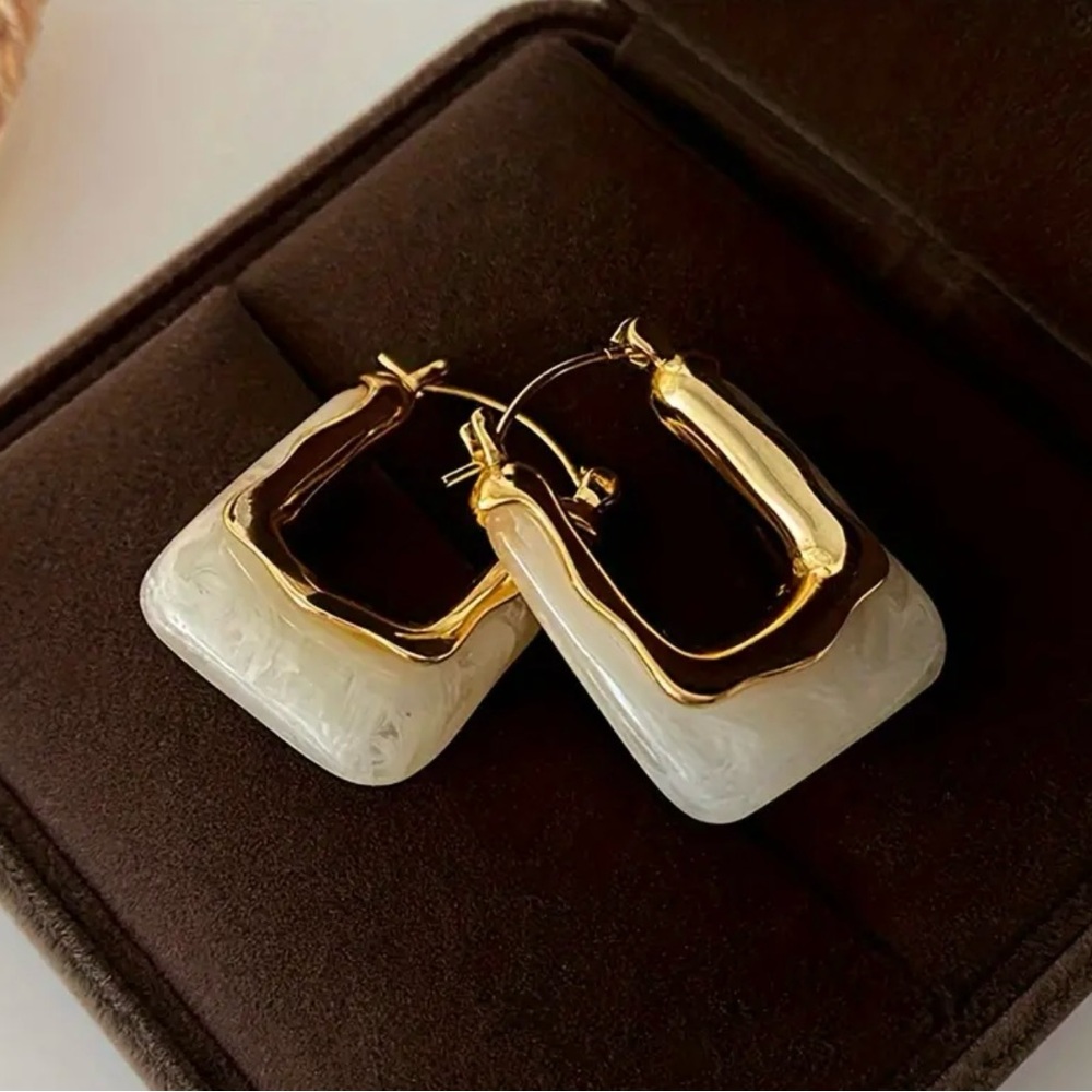 Elegant Gold and White Earrings